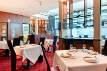 Premier Inn Premier Inn Heathrow Airport Terminal 4 斯坦维尔 外观 照片