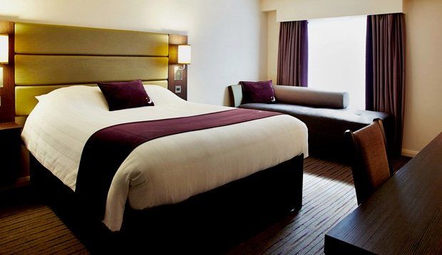 Premier Inn Premier Inn Heathrow Airport Terminal 4 斯坦维尔 外观 照片