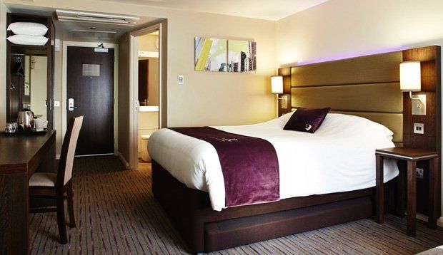 Premier Inn Premier Inn Heathrow Airport Terminal 4 斯坦维尔 外观 照片